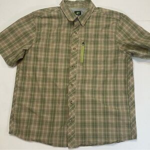 NordicTrack Men’s activewear Shirt. Green/beige plaid. Size XL. Pre-owned.